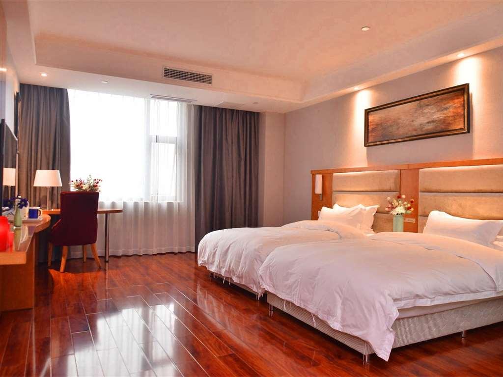 Ibis Chongqing Airport Hotel Exterior photo